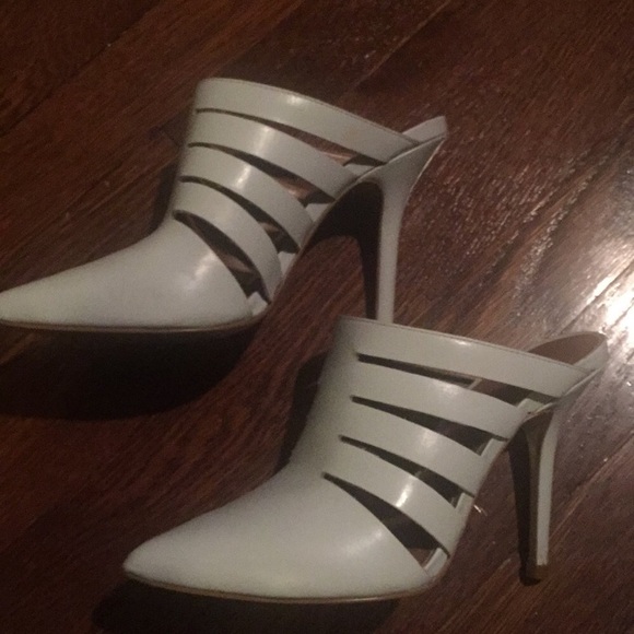 Adorable blue ALDO mules! So chic! 4" - Picture 5 of 5